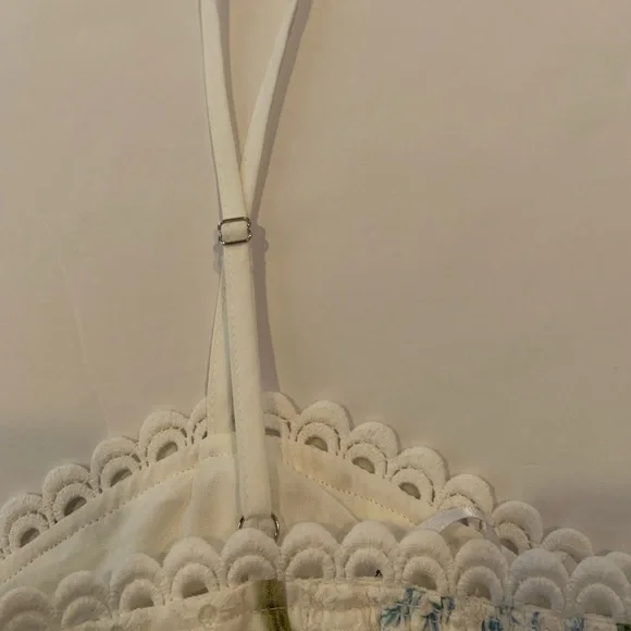 NWT Lulu's Sweet At Heart White Floral Eyelet Smocked Bustier Crop Top XL - Picture 9 of 11